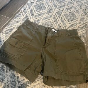 Sonoma Women's Cargo Shorts in Olive